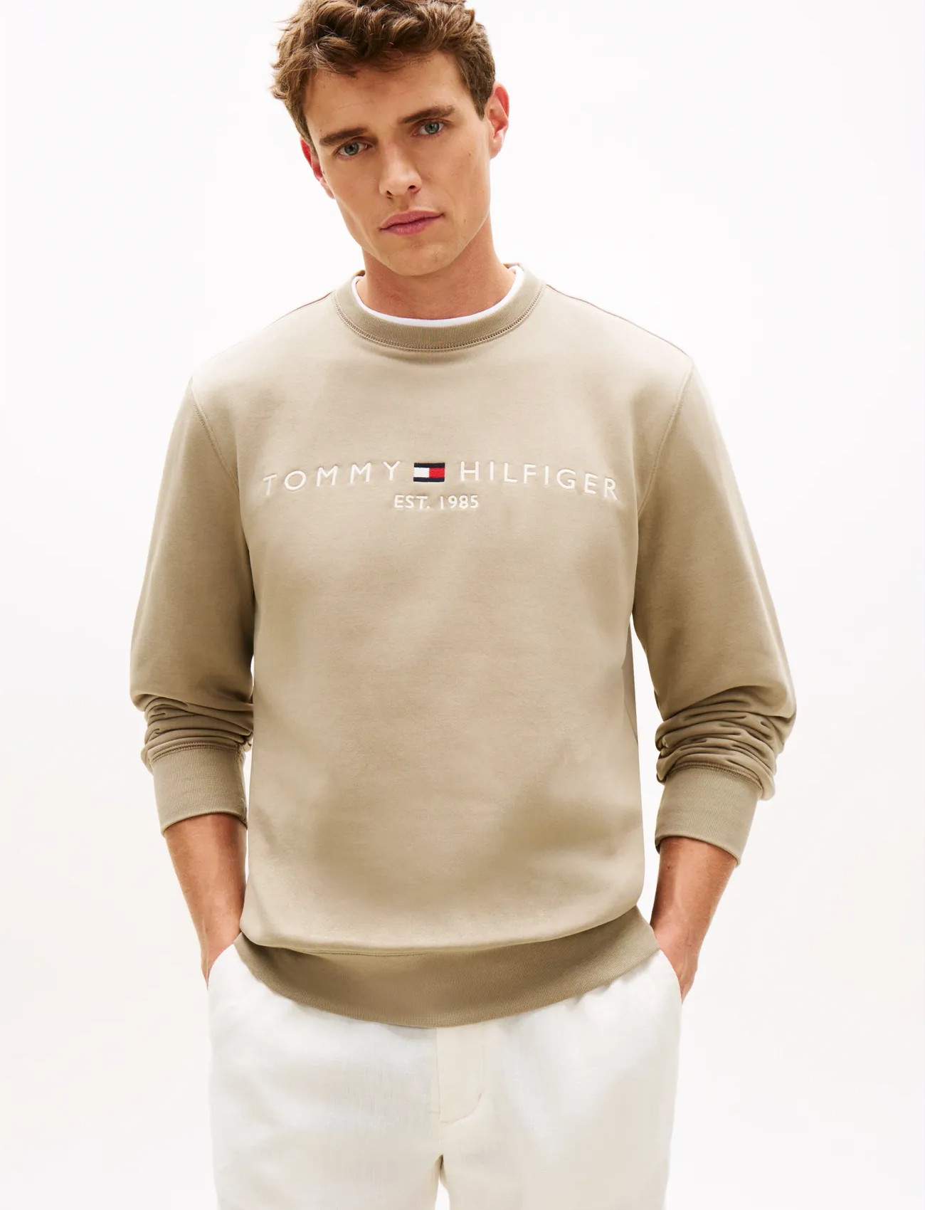 Tommy Hilfiger Tommy Logo Sweatshirt, L, Beige, Sweatshirts & Hættetrøjer > Sweatshirts, Herre