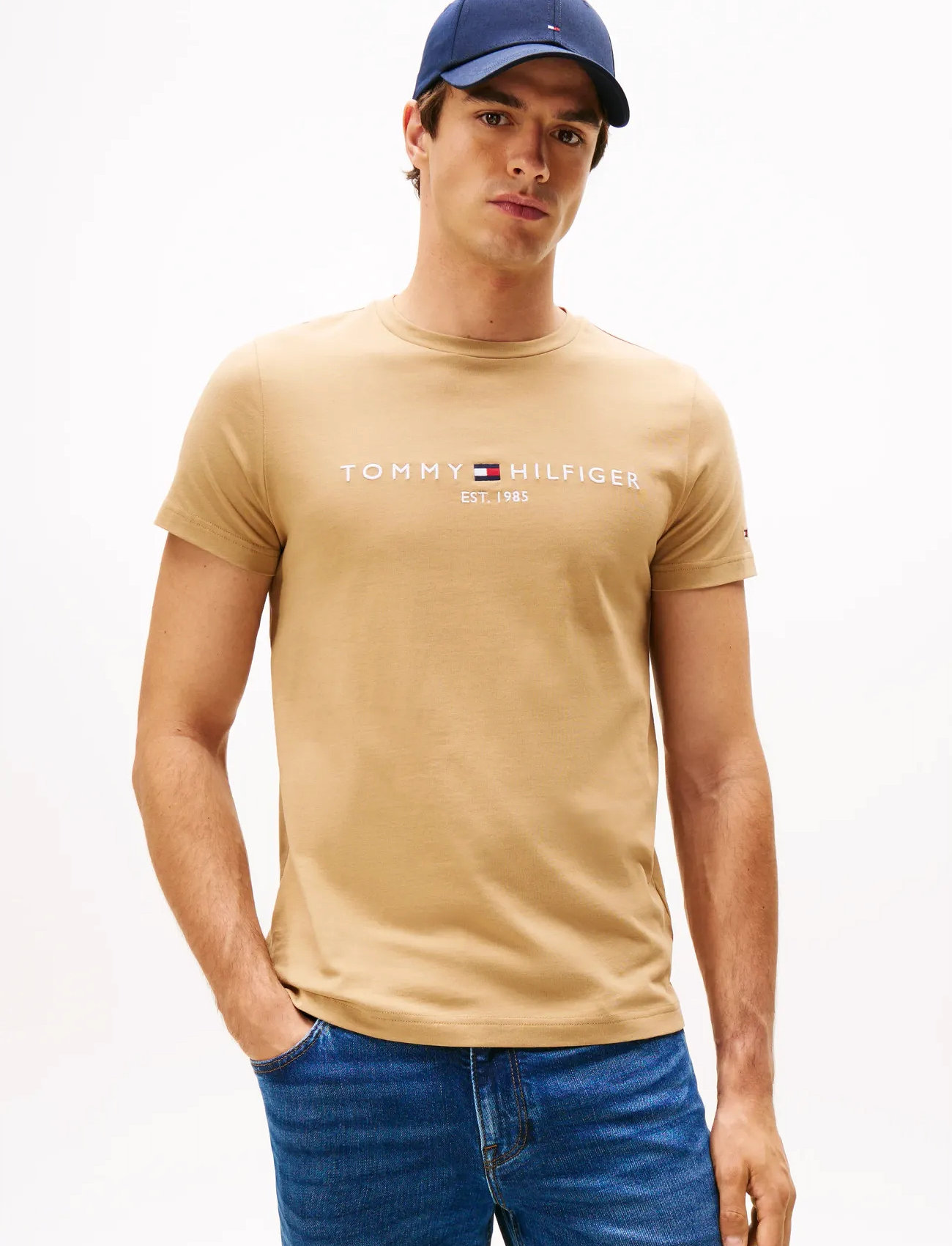 Tommy Hilfiger Tommy Logo Tee, M, Beige, T-Shirts > Kortærmede, Herre