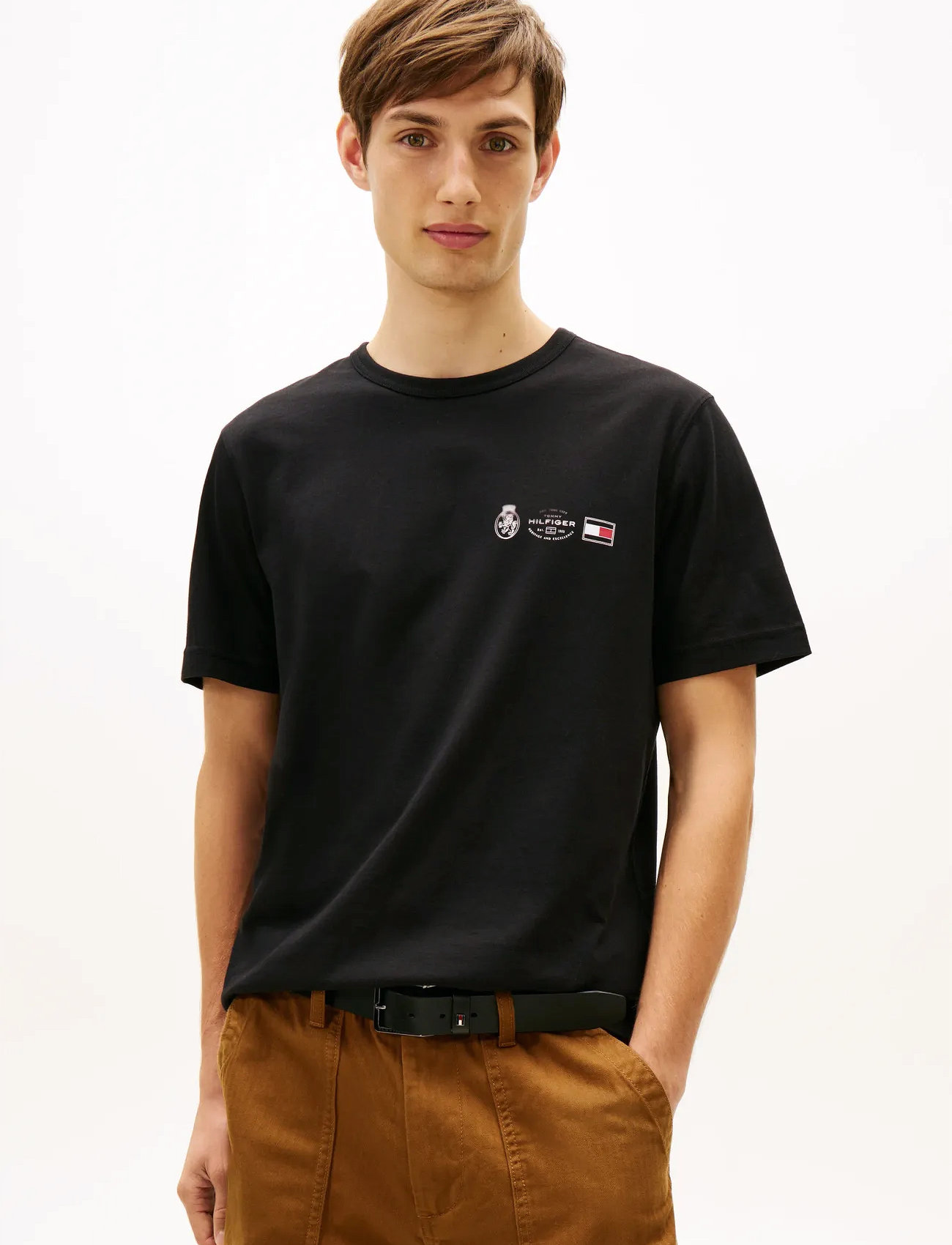 Tommy Hilfiger Small Crest Outline Tee, S, Black, T-Shirts > Kortærmede, Herre