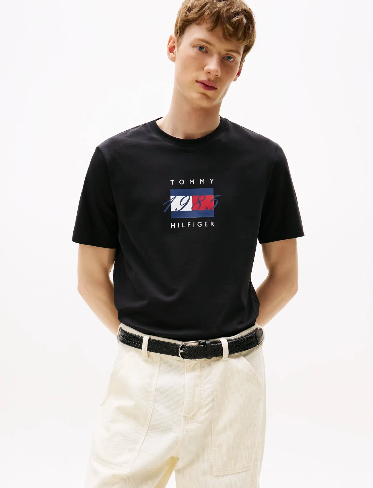 Tommy Hilfiger Linear Flag Graphic Tee, L, Black, T-Shirts > Kortærmede, Herre