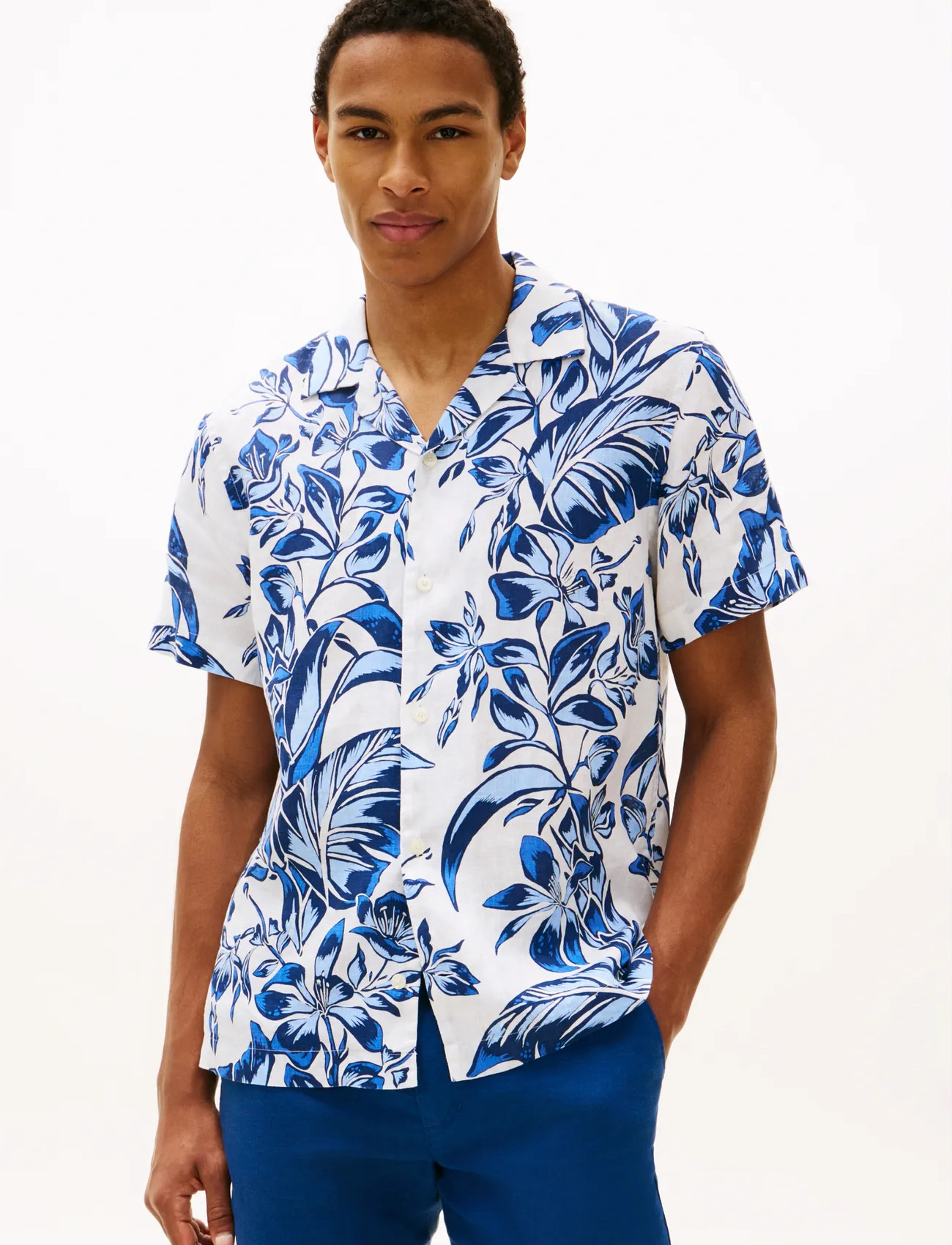 Tommy Hilfiger Linen Floral Aop Ss Rf 1/2, S, Blue, Skjorter > Kortærmede Shirts, Herre