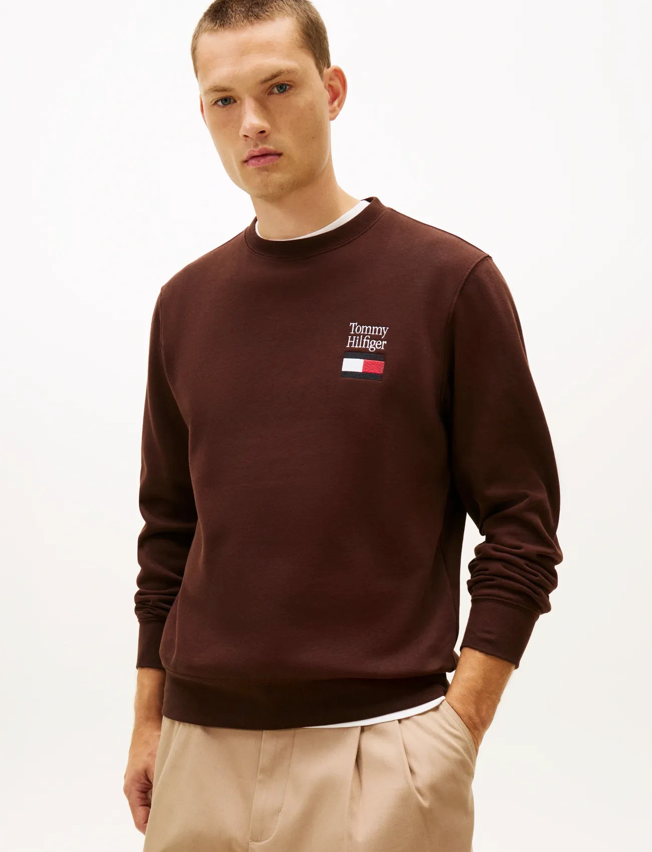 Tommy Hilfiger Tommy Embro Flag Sweatshirt, L, Brown, Sweatshirts & Hættetrøjer > Sweatshirts, Herre