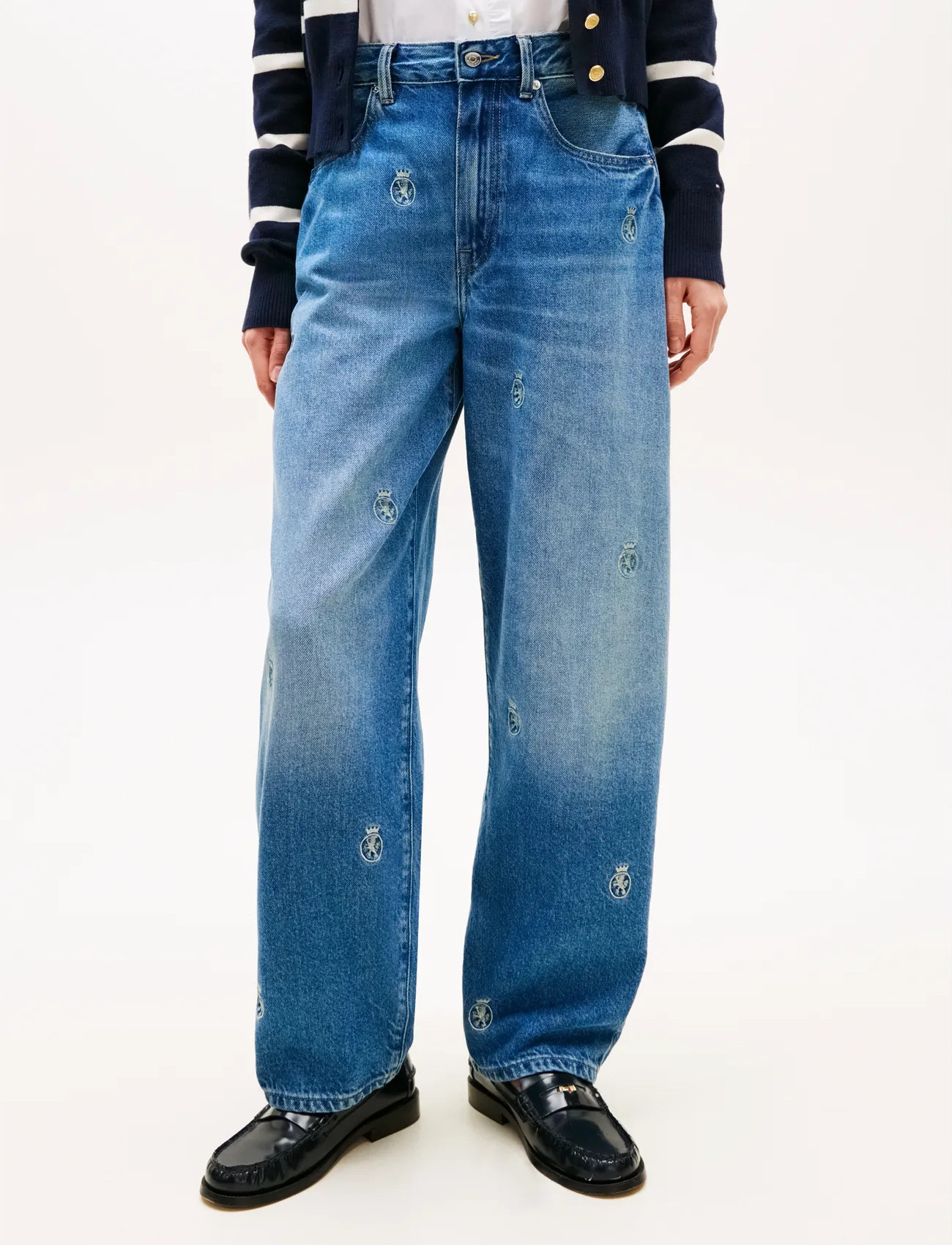 Tommy Hilfiger Dnm Finn Aoe Crest Barrel Rw, 25 x 32, Blue, Jeans > Barrel Jeans, Dame