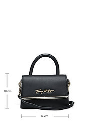 tommy hilfiger stylish bags