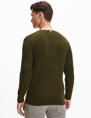 Tommy Hilfiger - CLASSIC COTTON CABLE CREW NECK - knitted round necks - olivewood - 2