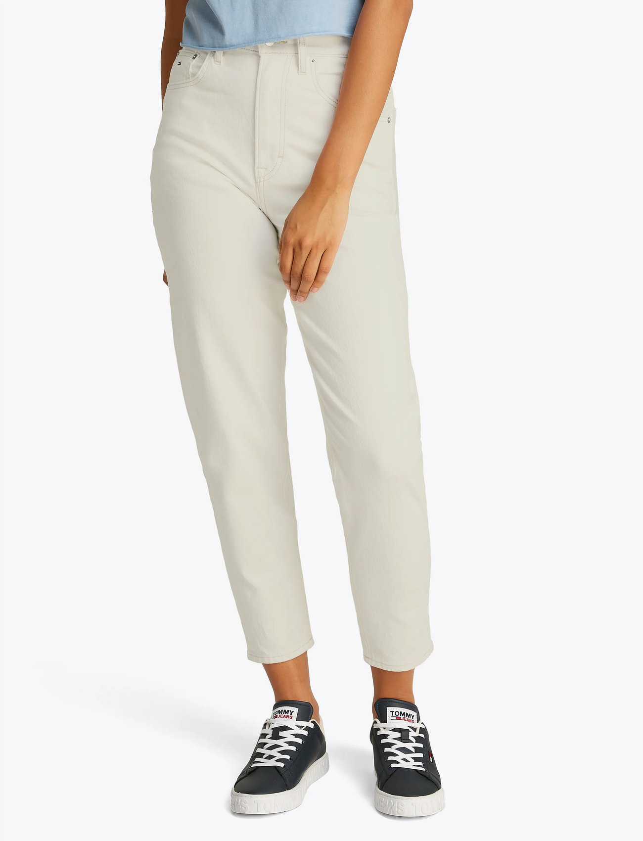 Tommy Jeans Mom Jean Uh Tpr Bi4191, 28 x 30, White, Jeans > Mor-Jeans, Dame