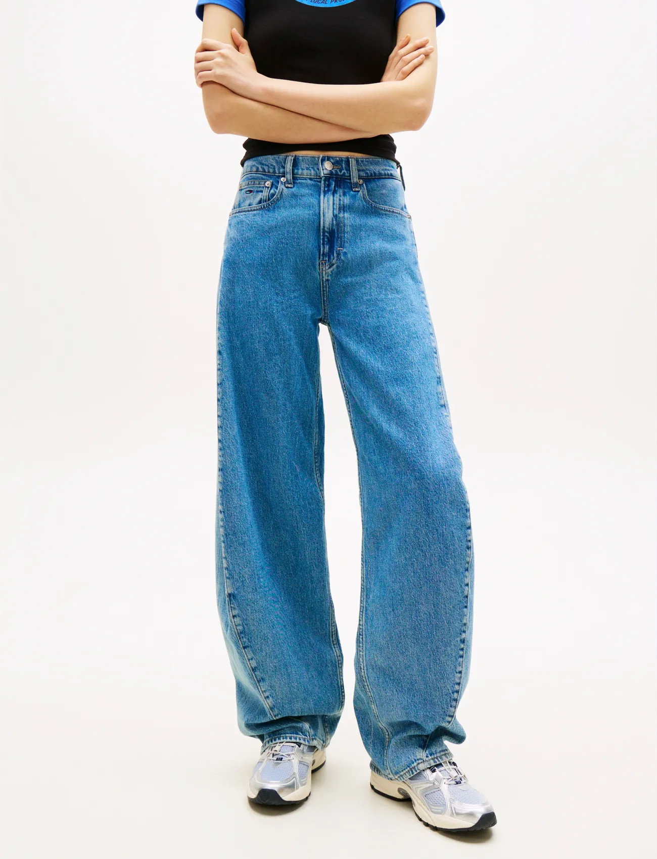 Tommy Jeans Ella Mid Barrel Bj4138, 25 x 32, Blue, Jeans > Barrel Jeans, Dame