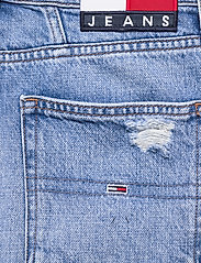 Tommy Jeans - MOM DENIM SKIRT AE718 HLBRD - jeansrokken - denim light - 4