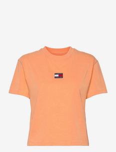 TJW TOMMY CENTER BADGE TEE - t-shirts - faded sun