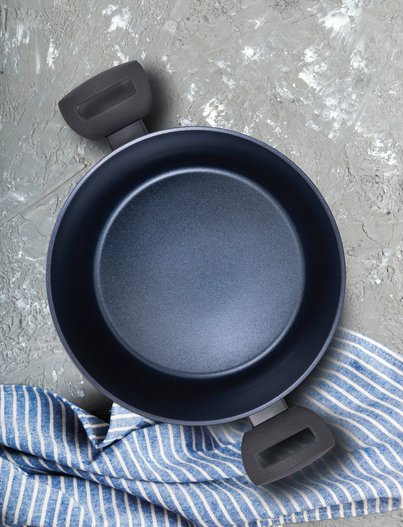 TVS Ducale 2H Skillet 28cm, Ø 28 cm, Black, Gryder & Pander > Stegepander, Unisex
