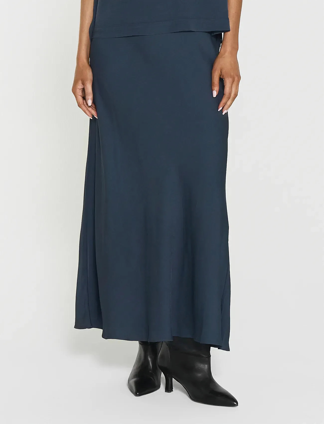 Twist & Tango Tyne Satin Skirt, 36, Navy, Nederdele > Maxi Nederdele, Dame