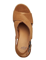 ugg harlow chestnut