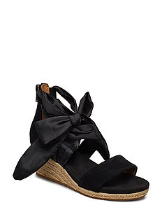 trina wedge ugg