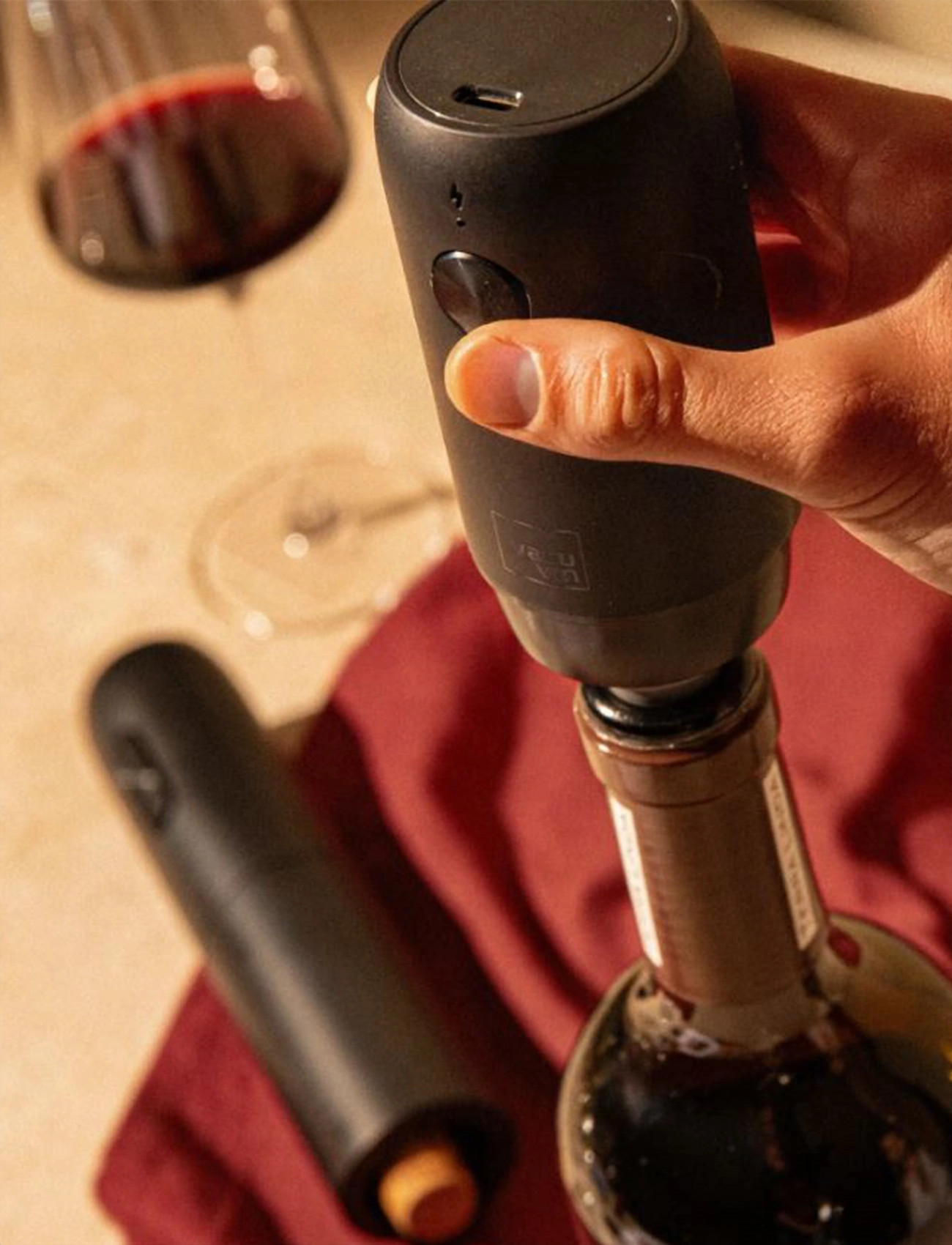Vacuvin Electric Wine Set Black Vacu Vin , One Size, Black, Kitchen Appliances > Other Kitchen Appliances, Unisex