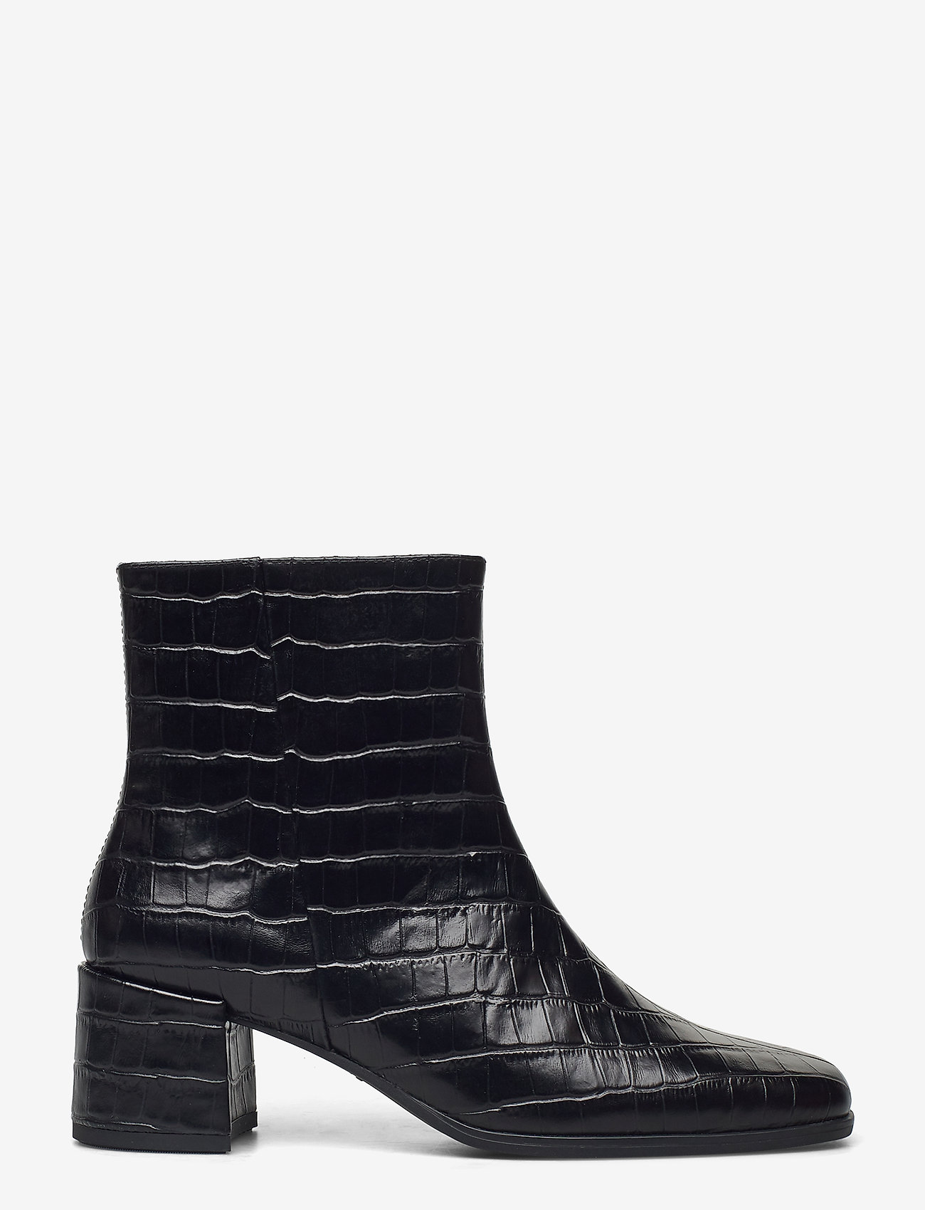 vagabond stina lace up mid heeled ankle boot in black