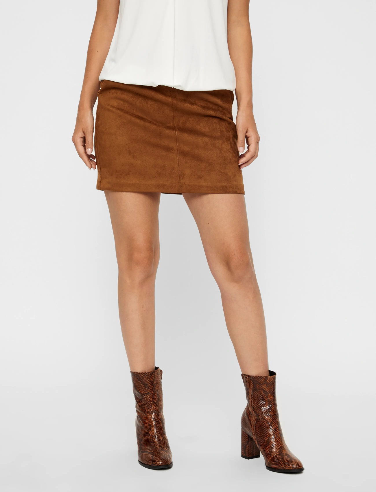 Vero Moda Vmdonnadina Fauxsuede Short Skirt Noos, M, Brown, Nederdele > Korte, Dame
