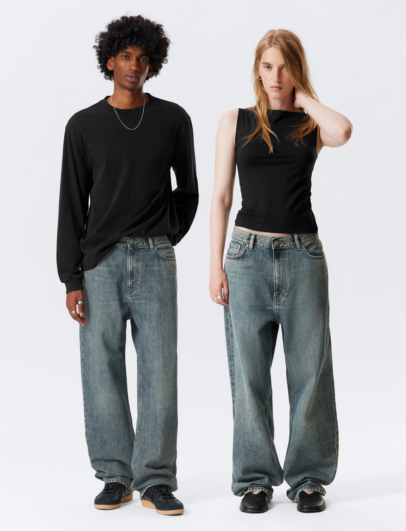 Weekday Galaxy Mid Rise Loose Straight Leg Unisex Jeans, 33 x 34, Blue, Jeans > Afslappede, Herre