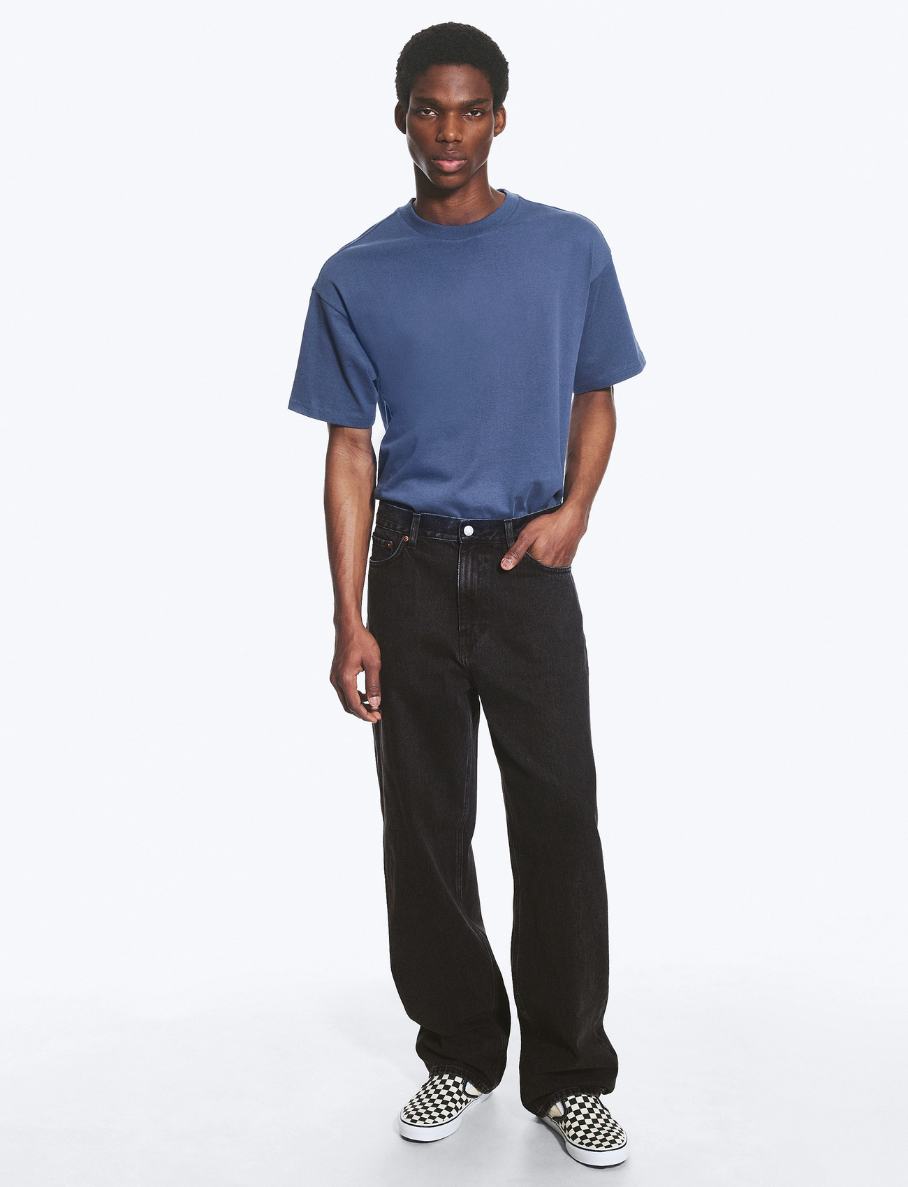 Weekday Galaxy Mid Rise Loose Straight Leg Unisex Jeans, 33 x 32, Black, Jeans > Afslappede, Herre