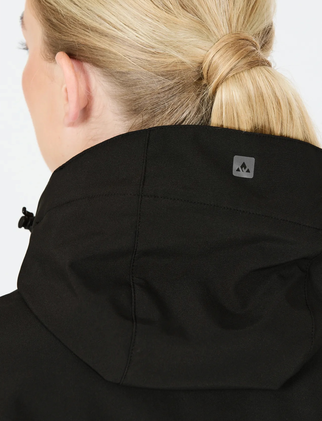 Whistler Rosea V2 W Softshell Jacket W-Pro 8, 38, Black, Sport Jackets > Sport Outdoor Jackets, Dame
