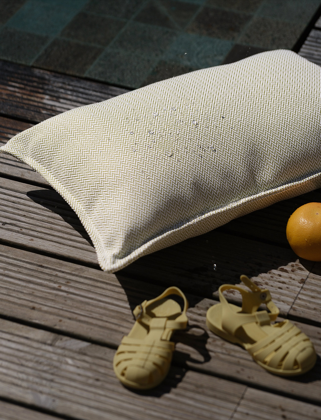 Wigiwama Herba Outdoor Bolster, 55X 33X 16 cm, Cream, Indretning Til Børn > Puder, Børn