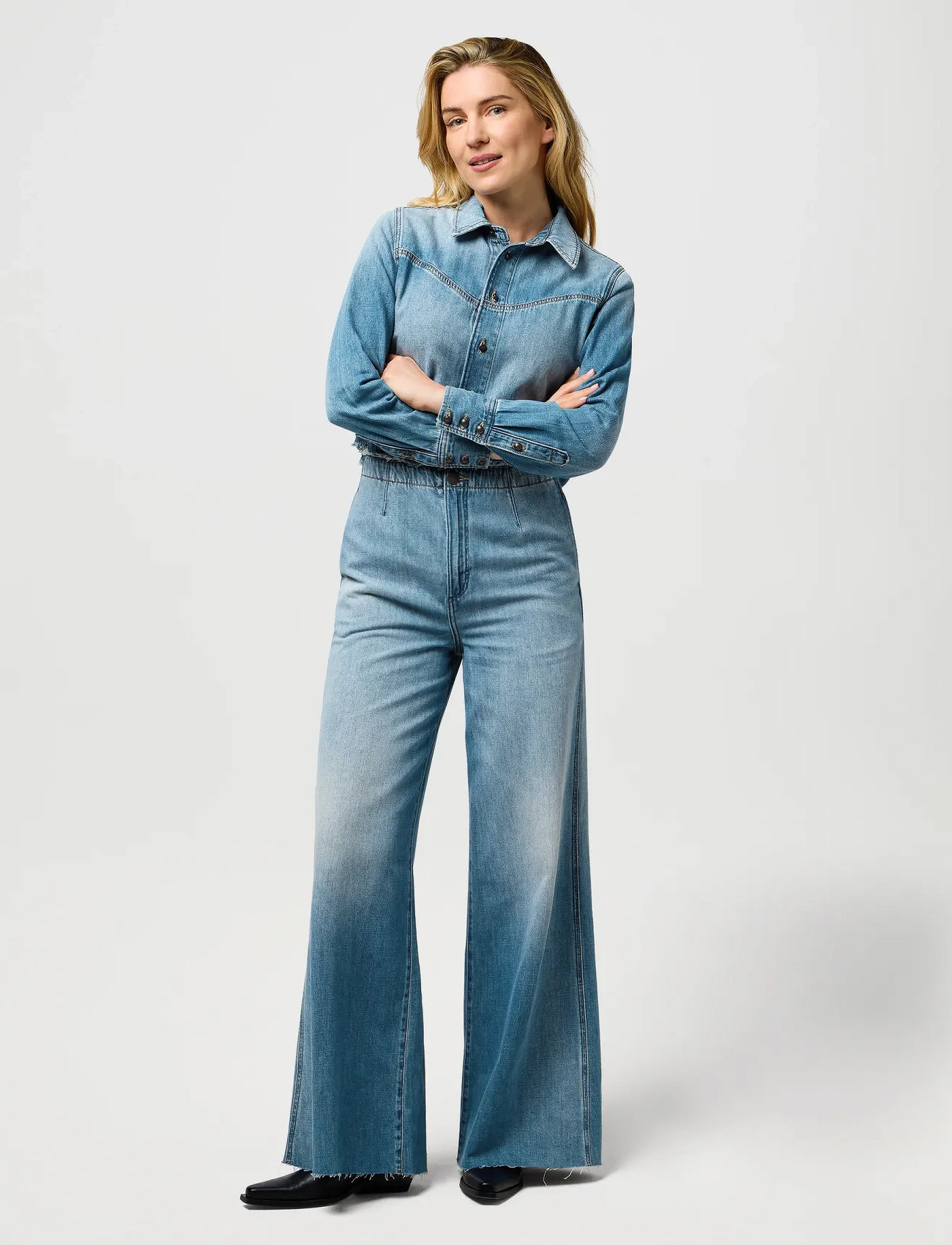 Wrangler Radiating Coverall, XS, Blue, Jeans > Flares, Dame
