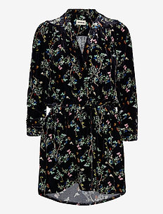 Zadig & Voltaire | Stort utvalg av de seneste nyhetene Tim Satin Shirt (Black) (3300 kr) Zadig & Voltaire