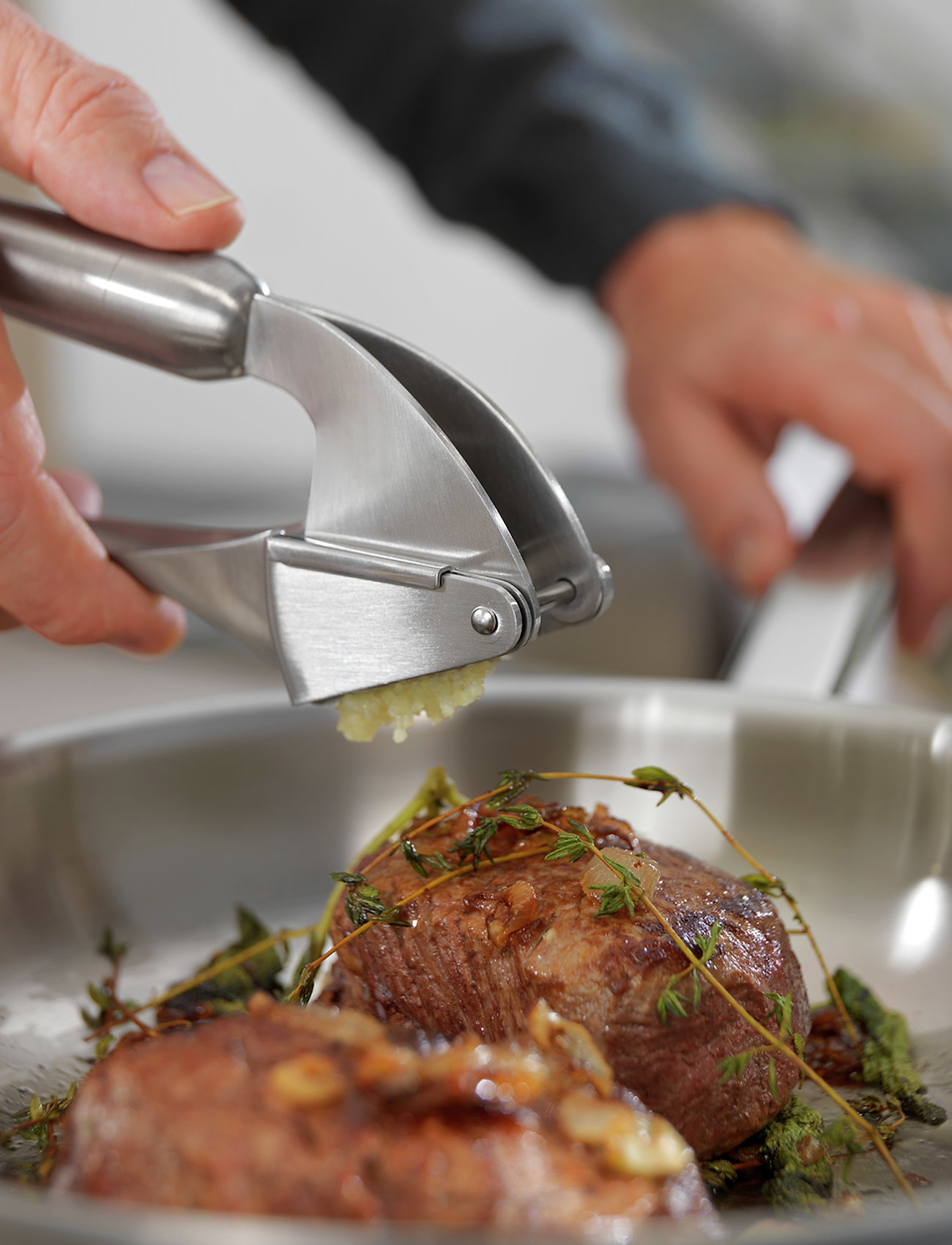 Zwilling Garlic Press, One Size, Silver, Presser > Mosere & Piskeris, Unisex